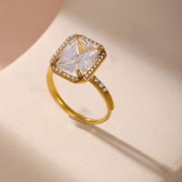 Encanto Anillo cuadrado de circón blanco para mujer, anillo de dedo de promesa de pareja chapado en oro de acero inoxidable de alta calidad, accesorios de boda de lujo, no se decolora, anillo de dedo índice de lujo ligero a la moda de acero de titanio - details 9