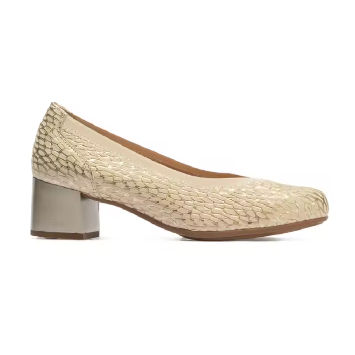 Shoes Anchos Y Confortables marca Pitillos para mujer en color oro - 1