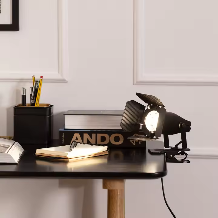 Ledkia Lámpara de Mesa de Metal con Pinza Cinema Kurangna Negro - 1