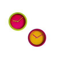 Reloj de Pared  Moderno  Decorativo Out of the Blue /  Color marco fucsia y fondo amarillo Material plástico - details 0