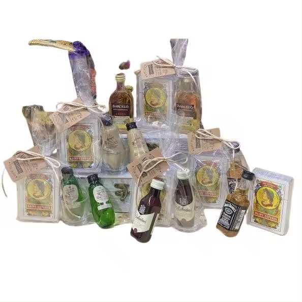 Regalos para invitados de boda lote de 10 miniaturas de 5 cl con baraja de cartas en bolsa de regalo y tarjeta de agradecimiento con mensaje para los invitados de boda comuniones bautizos aniversarios rua crema hierbas Malibú - 1