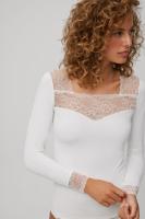 Camiseta Térmica Mujer Ysabel Mora 70005 Panacotta: Manga Larga, Cuello de Fantasía y Detalles en Blonda. - details 6