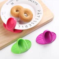 manoplas de silicona para horno, resistentes al calor, con dedos pequeños, agarraderas antideslizantes para cocinar en barbacoa, hornear, freidora de aire (color aleatorio) - details 1