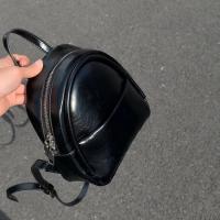 Mochila pequeña ligera de alta gama 2024 nueva primavera y verano retro simple versátil mochila pequeña para estudiantes - details 1