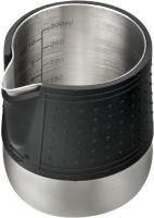 Jarra para espumar leche, jarra vaporizadora de leche de acero inoxidable de 12 oz con pico redondeado, jarra para leche espresso con almohadillas de agarre de silicona resistentes al calor, máquina de espresso, arte latte, color plateado - details 6