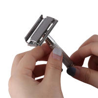 Afeitadora Manual De Acero Inoxidable Para Hombres Con Mango Antideslizante Doble Cara Y Cuchilla Rápida De Repuesto (1 Máquina + 10 Hojas) - details 3