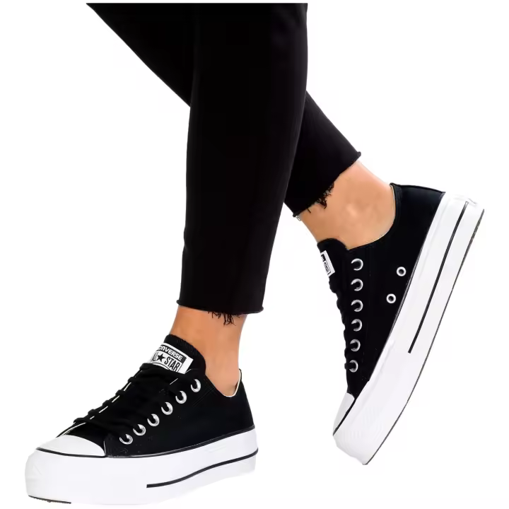 Calzado Sportswear marca Converse modelo 560250C para mujer en color negro - 1