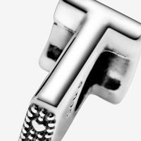 Charm de Pandora Letra T - Charm de plata de primera ley de Pandora de la Inicial T - details 4