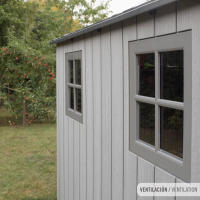 Lifetime - Caseta de jardín 7,8 m², suelo antideslizante, fabricada de polietileno HDPE, 2 ventanas, estantes incluidos, tejado inclinado, doble puerta con cerradura (candado no incluido), ideal para herramientas y almacenaje exterior - details 4