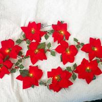 Guirnalda De Flores De Navidad LED 2M Con Poinsettia Rojas Y Hojas De Hollejo Con Led 10 Luces Pilas Incluidas Para Decoración Del Hogar - details 1