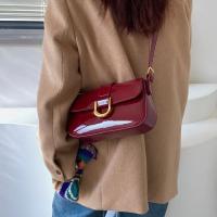 Bolso Bandolera Casual De Cuero PU Pequeño Con Cierre De Cremallera Y Hebilla De Hoz Para Mujer Bolso De Hombro De Color Sólido - details 3