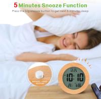 Reloj despertador digital de Madera para dormitorios, Reloj despertador de Madera de 4 pulgadas con Pilas con función de Repetición y Luz Nocturna, Reloj de escritorio electrónico LCD - details 1