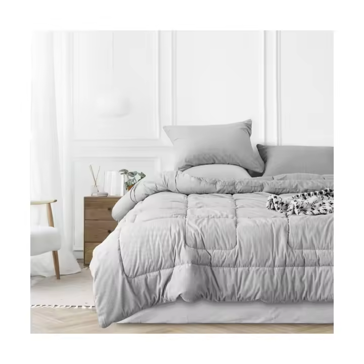 ARISE SHOP-Edredón super soft PANNA Stilia, tiene un diseño de color liso y moderno en cualquier ambiente y decoración. Su textura es cuadrada y suave. 100% poliéster- 300 gr/m2,Disponible en 2 colores. - 1