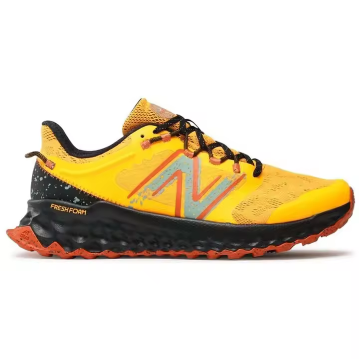 Calzado New Balance modelo Fresh Foam Garoé en color Naranja - 1