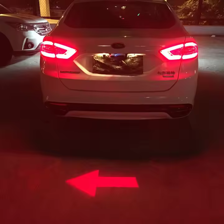 Luz Trasera LED Láser Para Coche Ilumina Tu Vehículo Con Este Faro Antiniebla Y Advertencia De Freno Anti-Colisión - 1