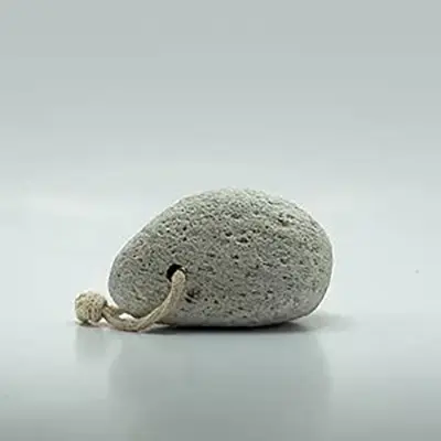Decolores | Piedra Blanca Limpieza | Quita Durezas Para Pies y Codos | Piedra Pómez Natural Exfoliante de Alta Calidad | Removedor de Callos y Callos Pies Eliminar | Exfoliante Pies - 1