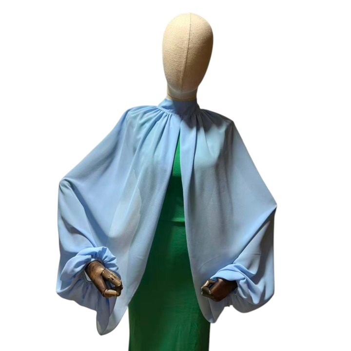 Mangas de gasa estilo de capa en color petróleo con choker