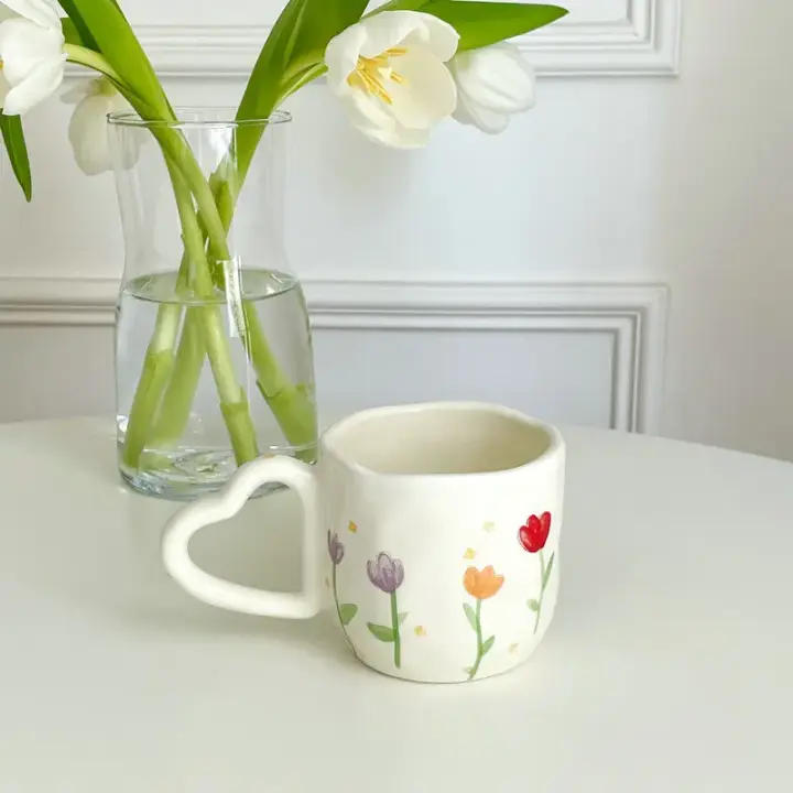 Taza De Café Creativa De Cerámica 350ml Pintura a Mano Con Flores Y Corazones Taza De Té O Leche Irregular Para Desayuno Con Avena - 1