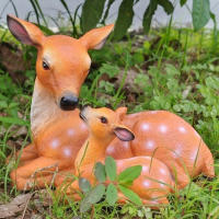 Estatua Realista De Ciervo Para Jardín Madre Y Cordero Amoroso Buck Reindeer Adorno De Jardín Patio Exterior De Resina - details 1