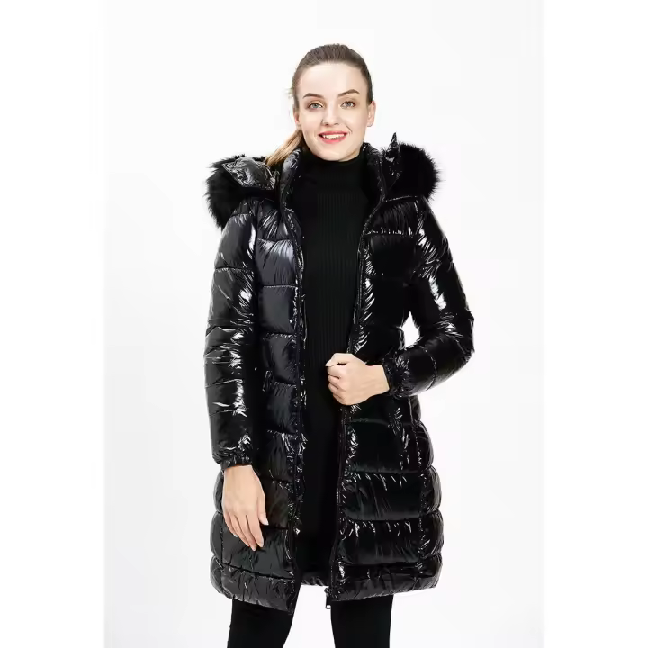 CMP París mod. A090 Chaqueta 3/4 con capucha alcochada con efecto brillo - 1