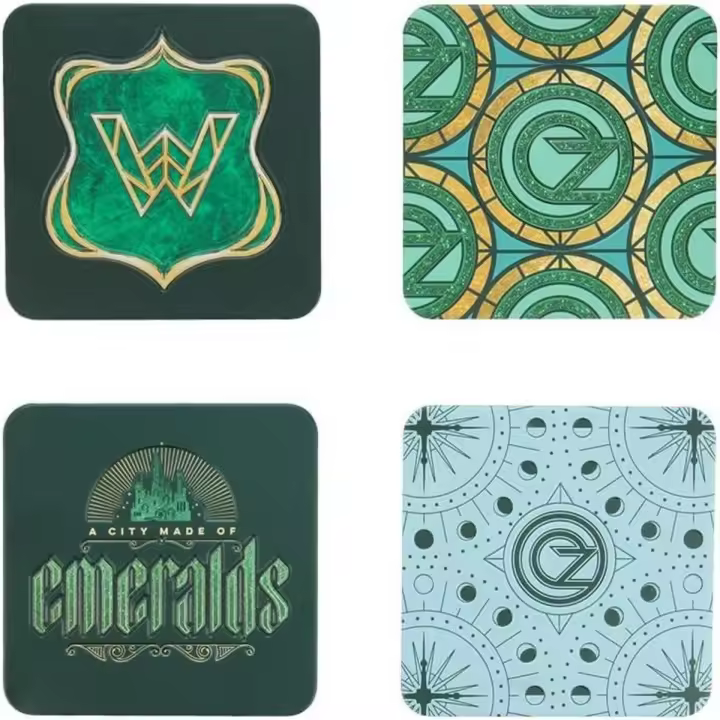 UNIVERSAL STUDIOS - Set de 4 posavasos Wicked Ciudad Esmeralda con acabo metálico y relieve - 1
