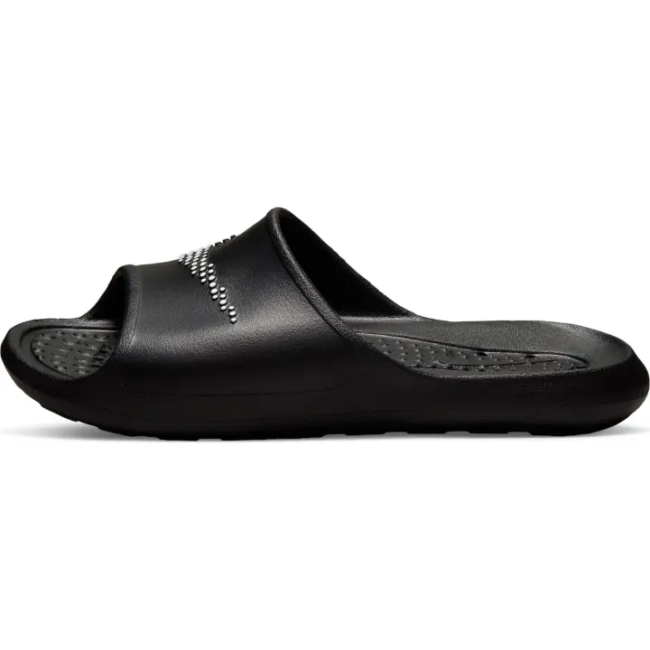 Nike Victori One M CZ5478-001 flip-flops, black – Chanclas deportivas para hombre con diseño clásico y suela antideslizante, ofreciendo comodidad y frescura después del entrenamiento o en días de descanso. - 1