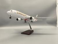 Modelo De Avión Emirates UAE A350 De 47cm Escala 1:142 En Resina Con Pista Regalo De Juguetes Para Colección Y Exhibición - details 1