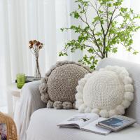 Almohada redonda de punto de lana estilo otoño e invierno con monedas para el hogar, cojín para acampar en casa de familia - details 0