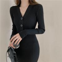 Vestido Bodycon Elegante Para Mujer Con Botones Y Cuello En V De Terciopelo Suave Manga Larga Estilo Oficina Otoño Invierno - details 1