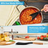 Juego de 2 cucharas de silicona grandes y pequeñas para sartenes antiadherentes. Cuchara de cocina con mango de madera para remover, voltear, raspar y servir. Espátula resistente al calor para hornear y remover (29 cm y 34 cm, color negro). - details 1