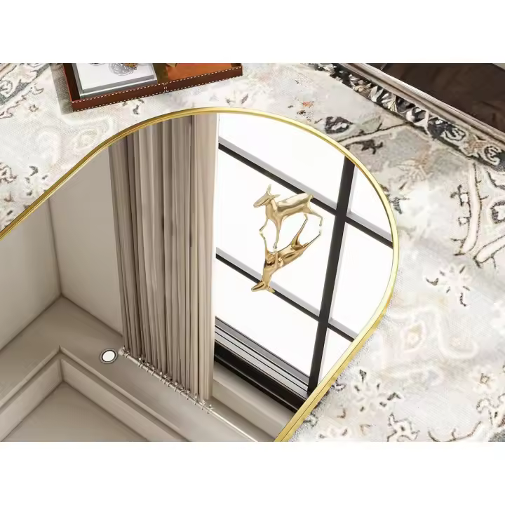Espejo Decorativo de Pared Tipo Júpiter 40 x 60 cm – Espejo Moderno con Parte Superior Curva y Bordes Ovalados – Diseño Elegante y Minimalista para Baño, Recibidor, Dormitorio o Salón – Estilo Contemporáneo- Disponible en Negro o Dorado - 1