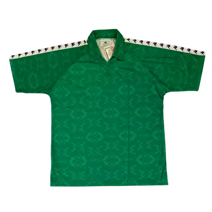Kappa Camiseta Verde Talla L manga corta con cuello en V y estampado palabra kappa Estilo clásico modelo vintage con icónico logo en las costuras de los hombros Original Nueva con Etiquetas para coleccionistas Oportunidad Deadstock - 1