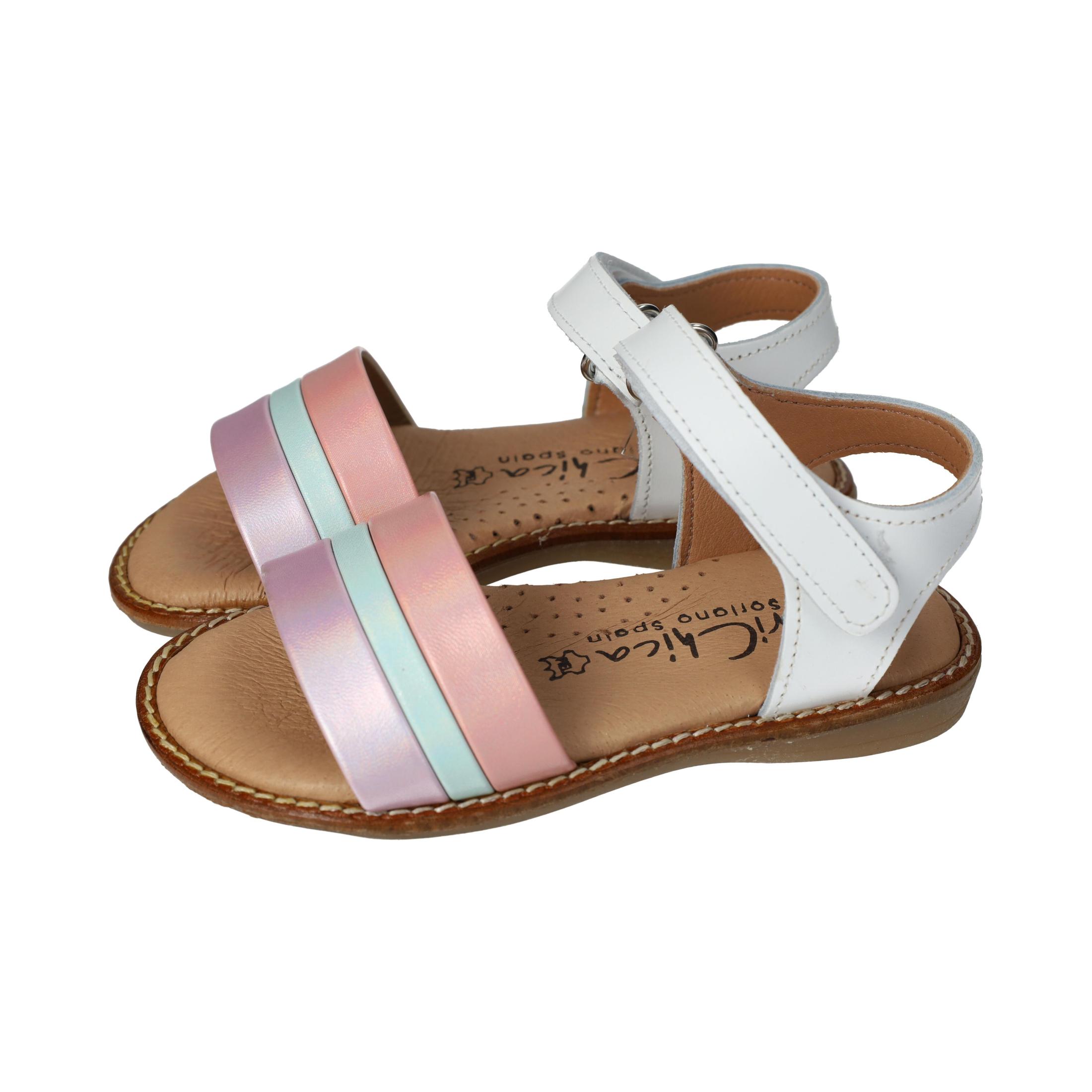 Sandalias marca MADE IN SPAIN para niña en color multicolor. Sandalias Marichica de piel para niñas, multicolor, con cinta textil adhesiva y piso de goma, ligeras y frescas para el verano