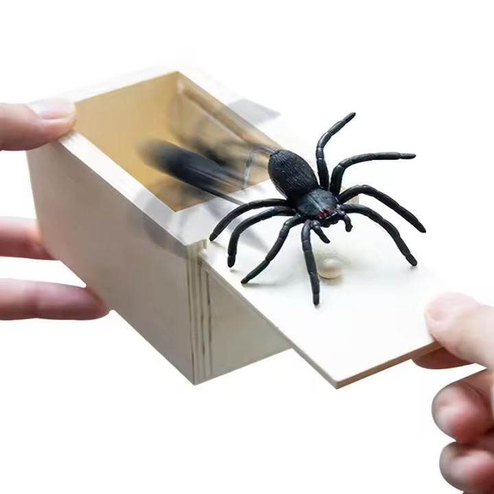 Caja De Sorpresa Divertida Y Mala Pasada De Madera Para Juegos De Humor Y Truchas Regalo Ideal Para Oficina Y Amigos - 1