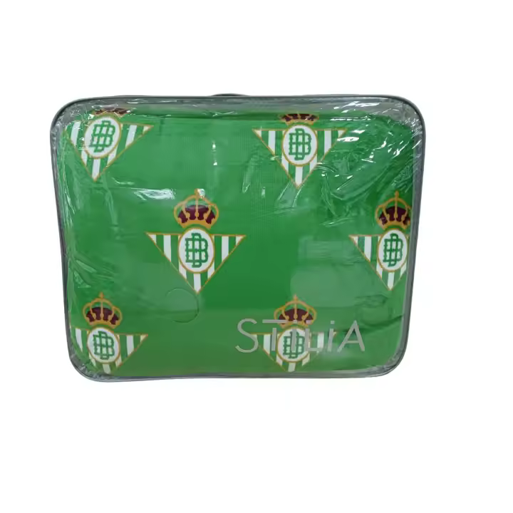 Edredones Sherpa Oficiales del Real Madrid y Betis Cama 90 Mommata: Comodidad y Pasión durante el Descanso - 100% Algodón y Microlina Borreguillo - Tacto Extrasuave - ¡Disfruta de un descanso de campeones! - 1