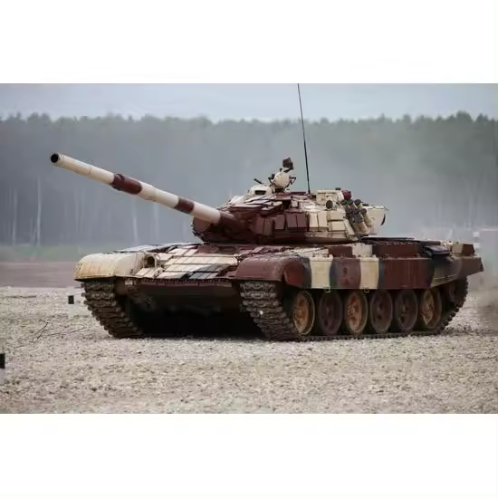 TROMPETER 09555 T-72B1 RUSO MBT CON KONTAKT-1 REACTIVA ARMOR 1/35 - 1