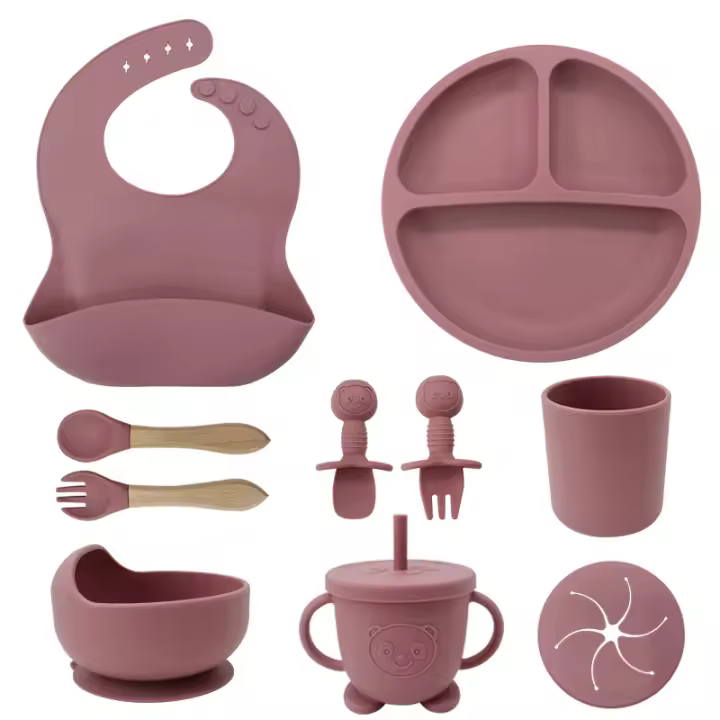 Vajilla de Bebé Silicona, 10 piezas de Vajilla Infantil, Cuadertos con Plato Sucker, Plato Bebe Ventosa,Tenedor con Mango De Madera, ，Bebe de silicona, Babero Set vajilla silicona Bebe - 1