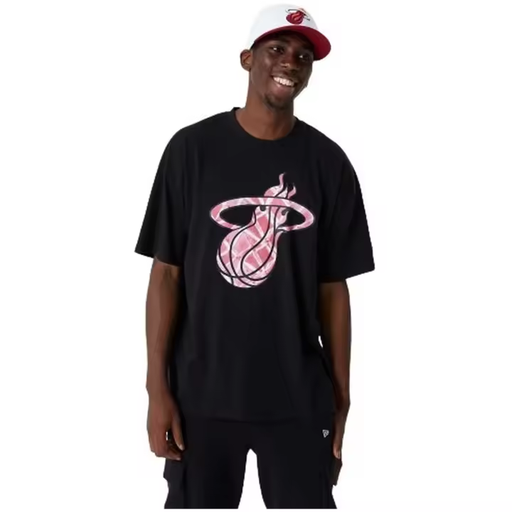 Camiseta de Manga Corta New Era Miami Heat Nba Infill Logo Oversized para hombre en color negro - 1
