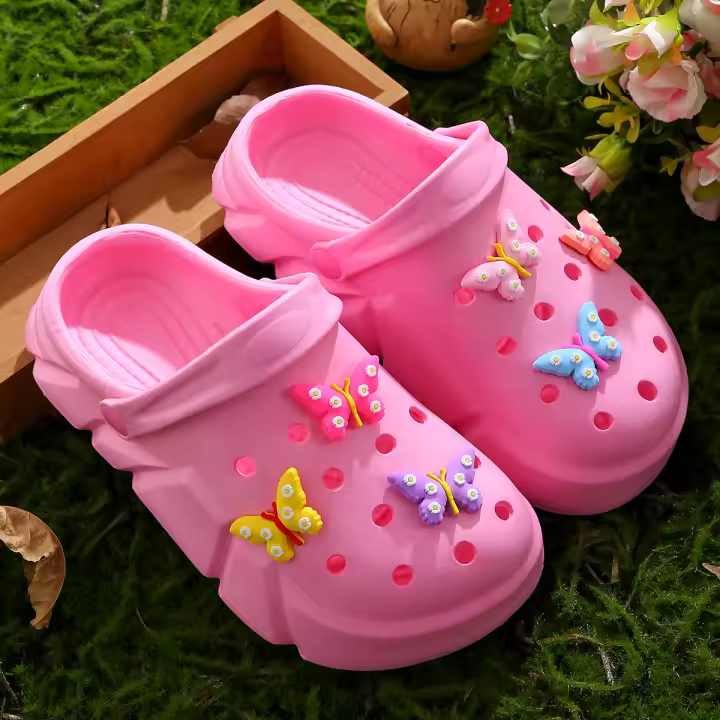 Clogs Transpirables Casuales Para Niñas Con Encantos De Dibujos Animados Slip-on Zapatillas De Playa Antideslizantes Para Jardín Zapatos De EVA Para Todas Las Estaciones - 1