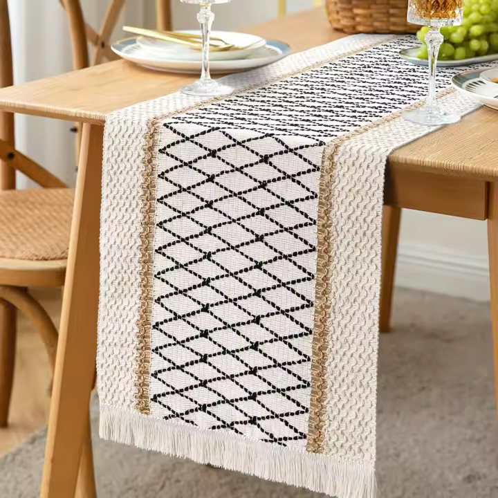 Camino de mesa de macramé, camino de mesa bohemio beige crema con borlas, camino de mesa de empalme de arpillera y algodón tejido a mano - 1