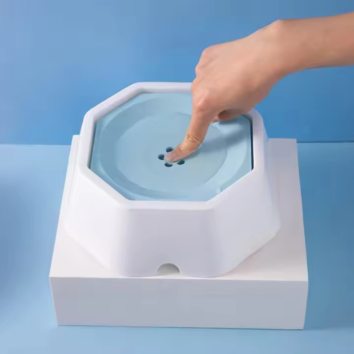PORCHEDDU Bebedor para Perro Automático Antigoteo Cuenco AntiSalpicadas para Gato, Tazón de Agua Flotante Portátil in Prueba de Polvo para Gatos y Perros, Sin Derrames. 1 litro - 1