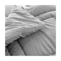 ARISE SHOP-Edredón super soft PANNA Stilia, tiene un diseño de color liso y moderno en cualquier ambiente y decoración. Su textura es cuadrada y suave. 100% poliéster- 300 gr/m2,Disponible en 2 colores. - details 3