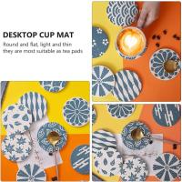 2 piezas de posavasos de arcilla diatomita posavasos redondos antideslizantes vasos absorbentes de agua taza almohadilla patrón de hoja estera de mesa para cafetería té mesa de bar de madera - details 2