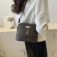 Bolso De Hombro Para Mujer En Cuero PU Con Colgante De Ciervo Y Forma De Concha Bolso Cruzado Pequeño Moda Bolsos - details 13