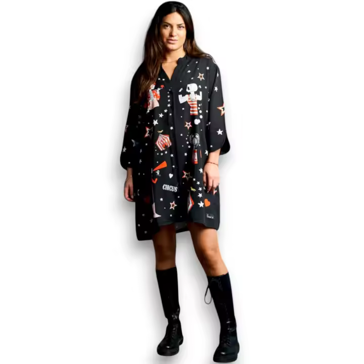 Vestido Reina de la Pista de Anabel Lee. Corte oversize, escote de pico, cuello mao, manga francesa, estampado circo. - 1