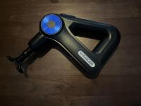 Pistola de masaje de intensidad baja a media de mano - masajeador personal de tejidos blandos para aliviar el dolor en la espalda, piernas, cuello, hombros y brazos, con 9 accesorios - details 3