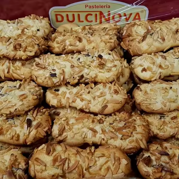Pastelería Jesús Productos Dulcinova - Palitas de almendra rellenas de chocolate - Disponibles a granel o en blíster - 1