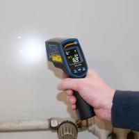 PCE Instruments Termometro infrarrojo compacto para medir la temperatura superficial / Incluye medición por termoelemento / Ajuste del grado de emisividad / Función de medición diferencial / Rosca para trípode / Funciones MAX, MIN y alarma / LED PCE-779N - details 2