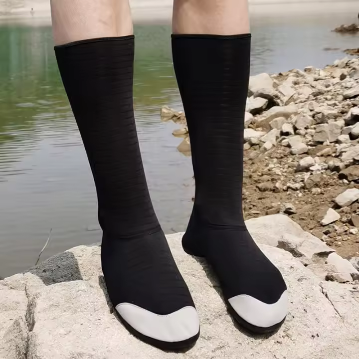 Zapatos de buceo, zapatos de snorkel de tubo largo, zapatos de natación antideslizantes de secado rápido para hombres y mujeres, zapatos de playa con suela gruesa y anticortes. - 1