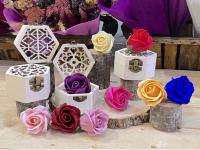 Lote de 12/18 baúl de madera troquelado hexagonal con rosas de jabón perfumadas - regalos para boda comuniones aniversarios bautizos, caja joyero de madera para regalos para invitadas de boda aniversarios cumpleaños bautizos comuniones - details 0